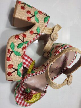 NEW Betsy Johnston Wonderful Wedge Size 6.5  Cherry Lemon Strawberry glass beads